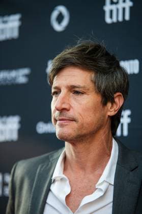 September 11, 2025, Toronto, On, Canada: Simon Rex arrives on the red carpet for Easy s Waltz at the Toronto International Film Festival in Toronto on Thursday, September 11, 2025. Toronto Canada  - ZUMAc35_ 20250911_zaf_c35_218 Copyright: xLauraxProctorx