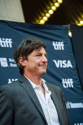 September 11, 2025, Toronto, On, Canada: Simon Rex arrives on the red carpet for Easy s Waltz at the Toronto International Film Festival in Toronto on Thursday, September 11, 2025. Toronto Canada  - ZUMAc35_ 20250911_zaf_c35_221 Copyright: xLauraxProctorx