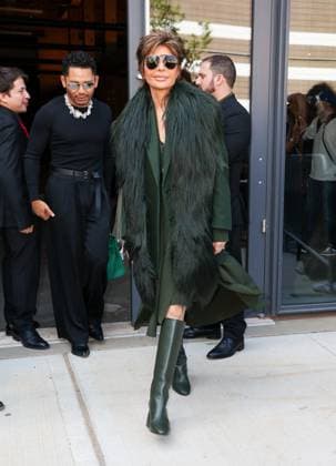 Celebrities arrive at the Michael Kors fashion show during New York Fashion Week Featuring: Lisa Rinna Where: New York, New York, United States When: 12 Sep 2025 Credit: Jason Howard BauerGriffin INSTARimages EDITORIAL USE ONLY. NOT FOR USE BY NEWSPAPERS BASED IN THE UK. Copyright: xx instar55079346