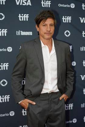 September 11, 2025, Toronto, Ontario, Canada: Simon Rex attends the red carpet for the Ã¢â‚¬ËœEasy s WaltzÃ¢â‚¬â ¢ premiere during the 2025 Toronto International Film Festival at Roy Thomson Hall. on September 11, 2025 in Toronto, Canada. Toronto Canada - ZUMAe321 20250911_zea_e321_087 Copyright: xLeonardoxRamirezx