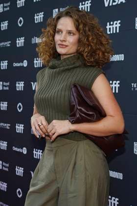 September 11, 2025, Toronto, Ontario, Canada: Jeanette Schock attends the red carpet for the Ã¢â‚¬ËœEasy s WaltzÃ¢â‚¬â ¢ premiere during the 2025 Toronto International Film Festival at Roy Thomson Hall. on September 11, 2025 in Toronto, Canada. Toronto Canada - ZUMAe321 20250911_zea_e321_121 Copyright: xLeonardoxRamirezx