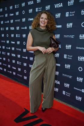 September 11, 2025, Toronto, Ontario, Canada: Jeanette Schock attends the red carpet for the Ã¢â‚¬ËœEasy s WaltzÃ¢â‚¬â ¢ premiere during the 2025 Toronto International Film Festival at Roy Thomson Hall. on September 11, 2025 in Toronto, Canada. Toronto Canada - ZUMAe321 20250911_zea_e321_142 Copyright: xLeonardoxRamirezx