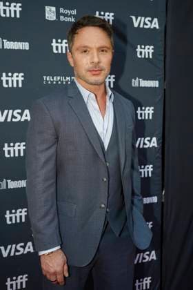 September 11, 2025, Toronto, Ontario, Canada: Nic Pizzolatto attends the red carpet for the Ã¢â‚¬ËœEasy s WaltzÃ¢â‚¬â ¢ premiere during the 2025 Toronto International Film Festival at Roy Thomson Hall. on September 11, 2025 in Toronto, Canada. Toronto Canada - ZUMAe321 20250911_zea_e321_102 Copyright: xLeonardoxRamirezx
