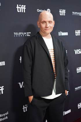 2025 Toronto International Film Festival - ˜Adulthood™ Premiere Anthony Carrigan attends the red carpet for the ˜Adulthood™ premiere during the 2025 Toronto International Film Festival at Roy Thomson Hall. on September 11, 2025 in Toronto, Canada. (Photo by Leonardo Ramirez Eyepix Group) Copyright: xLeonardoxRamirez xEyepixxGroupx LR_11092025_170107