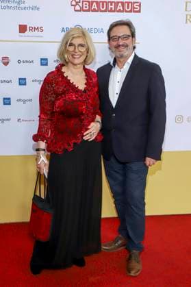 abb Susanne Holst with Manuel Galvez Castillo on the red carpet at the German Radio Award 2025 ceremony at Neue Flora on 11 09 2025 in Hamburg Hamburg Germany