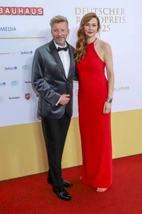abb Thorsten Schorn, Katrin Bauerfeind presenter duo on the red carpet at the German Radio Award 2025 ceremony at the Neue Flora on 11 09 2025 in Hamburg Hamburg Germany