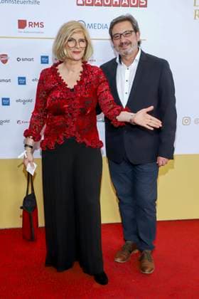 abb Susanne Holst with Manuel Galvez Castillo on the red carpet at the German Radio Award 2025 ceremony at Neue Flora on 11 09 2025 in Hamburg Hamburg Germany