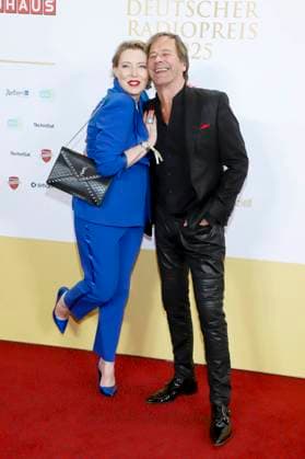 abb Steve Norman, Sabrina Winter as guests on the red carpet at the German Radio Award 2025 ceremony at Neue Flora on 11 09 2025 in Hamburg Hamburg Germany
