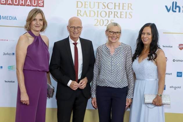 abb Ilka Steinhausen, Peter Tschentscher, Eva Maria Tschentscher, Grit Leithaeuser as guests on the red carpet at the German Radio Award 2025 ceremony at Neue Flora on September 11, 2025 in Hamburg Hamburg Germany
