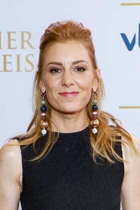 abb Eva Schulz as a guest on the red carpet at the German Radio Award 2025 ceremony at the Neue Flora on 11 09 2025 in Hamburg Hamburg Germany