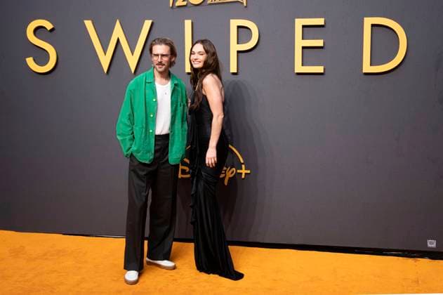 Dan Stevens and Lilly James at the premiere of the Disney film Swiped at Curzon Mayfair London, 11 09 2025 Foto:xS.xVasx xFuturexImagex swiped_5963