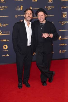 Max Giesinger and Johannes Oerding at the Goldene Henne award ceremony on 12 09 2025 in Leipzig Goldene Henne 2025 award ceremony in Leipzig