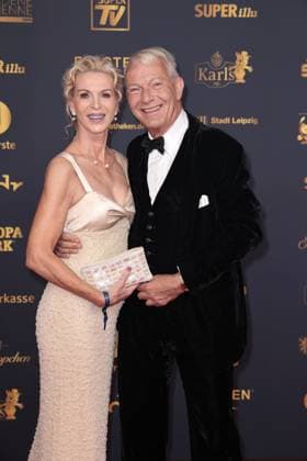 Grit Weiss and Jo Groebel at the Goldene Henne award ceremony on 12 09 2025 in Leipzig Goldene Henne 2025 award ceremony in Leipzig