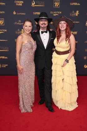Stefanie Hertel, Lanny Lanner and Johanna Mross at the Goldene Henne award ceremony on 12 09 2025 in Leipzig Goldene Henne 2025 award ceremony in Leipzig