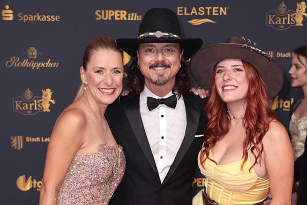 Stefanie Hertel, Lanny Lanner and Johanna Mross at the Goldene Henne award ceremony on 12 09 2025 in Leipzig Goldene Henne 2025 award ceremony in Leipzig