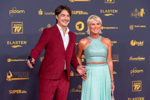 Goldene Henne 2025 award ceremony 12 09 2025 Leipzig, Messe Allee 1 Leipziger Messe In the photo Matze Knop, comedian and presenter and Kamilla Senj Copyright: xEHLxMedia BjörnxStachx 20250912_goldene-henne-teppich-1_36