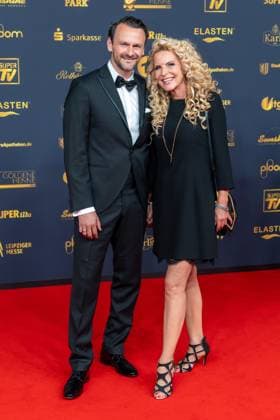 Goldene Henne 2025 award ceremony 12 09 2025 Leipzig, Messe Allee 1 Leipziger Messe In the photo Victoria Herrmann, presenter with companion On Friday evening, the Golden Copyright: xEHLxMedia BjörnxStachx 20250912_goldene-henne-teppich-1_41