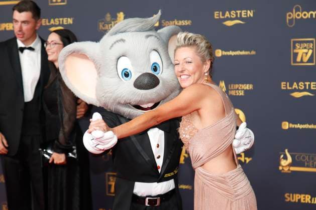 31 Presentation of the Golden Hen 2025 Leipzig, 12 9 2025 Alexandra Hofmann with Europapark Mouse at the 31 Presentation of the Golden Hen 2025 at Messe Leipzig Saxony Copyright: xMatthiasxGränzdörferx