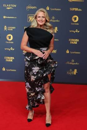 Presentation of the Golden Hen 2025 Barbara Schöneberger German television presenter, nominee in the Entertainment category on the red carpet Presentation of the Golden Hen 2025 on 12 09 2025 at Leipziger Messe, Hall 1 Leipzig, Saxony, Germany