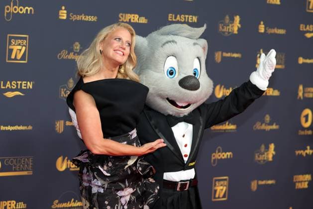Presentation of the Golden Hen 2025 Barbara Schöneberger German television presenter, nominee in the Entertainment category on the red carpet Presentation of the Golden Hen 2025 on 12 09 2025 at Leipziger Messe, Hall 1 Leipzig, Saxony, Germany