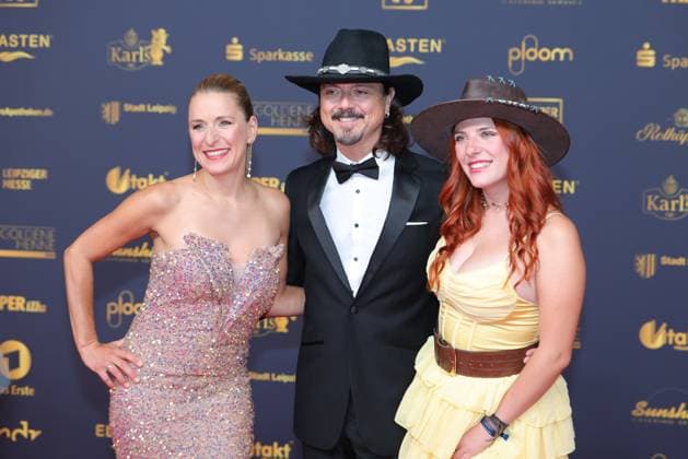 Presentation of the Golden Hen 2025 Stefanie Hertel with husband Lanny Lanner and daughter Johanna Mross on the red carpet Presentation of the Golden Hen 2025 on 12 09 2025 at Leipziger Messe, Hall 1 Leipzig, Saxony, Germany