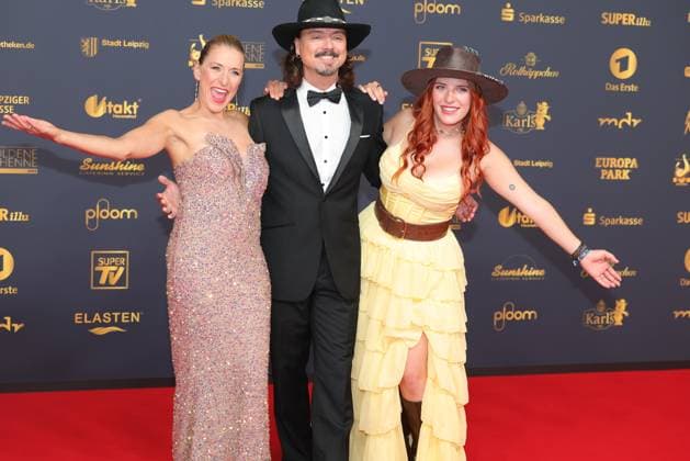 Presentation of the Golden Hen 2025 Stefanie Hertel with husband Lanny Lanner and daughter Johanna Mross on the red carpet Presentation of the Golden Hen 2025 on 12 09 2025 at Leipziger Messe, Hall 1 Leipzig, Saxony, Germany