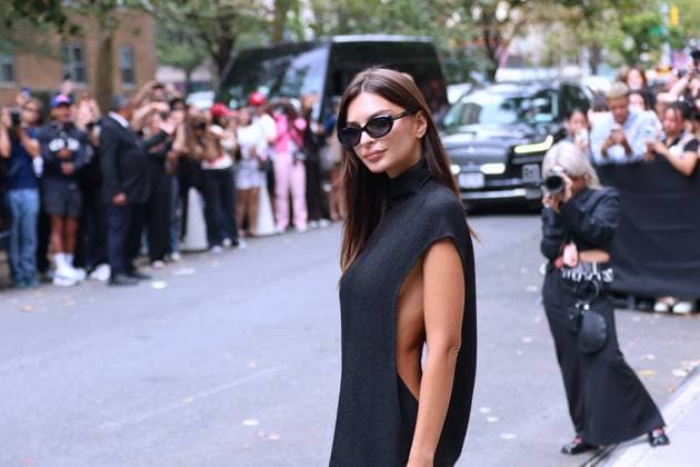 Celebs at the Calvin Klein Fashion Show Emily Ratajkowski arrives at the Calvin Klein show during the fashion week in New York on September 12, 2025. Photo by Charles Guerin ABACAPRESS.COM New York NY  Copyright: xGuerinxCharles ABACAx