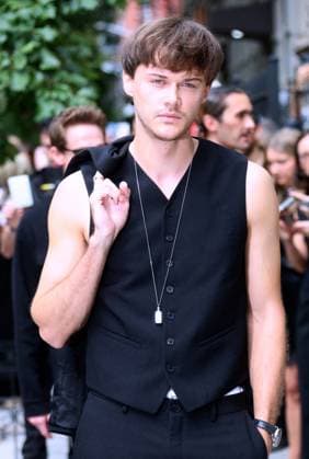 Celebs at the Calvin Klein Fashion Show Christopher Briney arrives at the Calvin Klein show during the fashion week in New York on September 12, 2025. Photo by Charles Guerin ABACAPRESS.COM New York NY  Copyright: xGuerinxCharles ABACAx