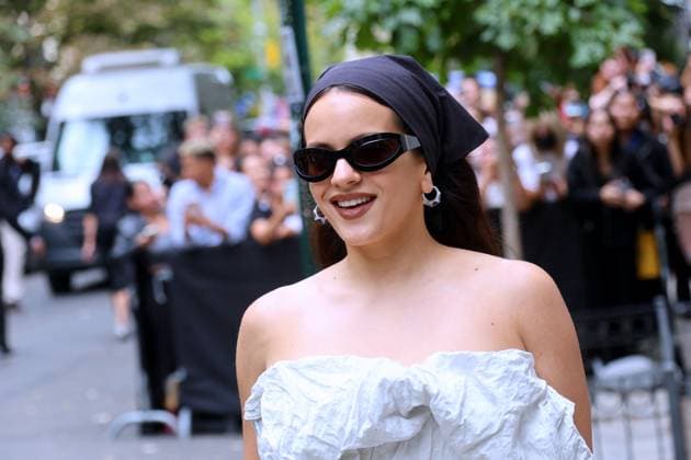 Celebs at the Calvin Klein Fashion Show Rosalía arrives at the Calvin Klein show during the fashion week in New York on September 12, 2025. Photo by Charles Guerin ABACAPRESS.COM New York NY  Copyright: xGuerinxCharles ABACAx