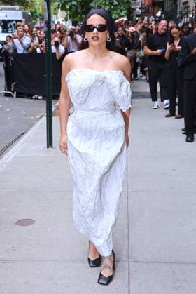 Celebs at the Calvin Klein Fashion Show Rosalía arrives at the Calvin Klein show during the fashion week in New York on September 12, 2025. Photo by Charles Guerin ABACAPRESS.COM New York NY  Copyright: xGuerinxCharles ABACAx