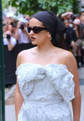 Celebs at the Calvin Klein Fashion Show Rosalía arrives at the Calvin Klein show during the fashion week in New York on September 12, 2025. Photo by Charles Guerin ABACAPRESS.COM New York NY  Copyright: xGuerinxCharles ABACAx
