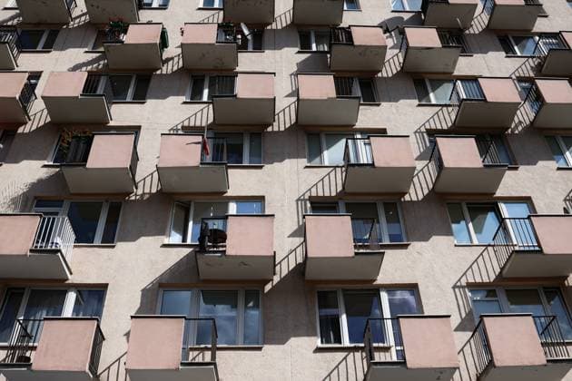 Warsaw Downtown A view of the block of flats in Warsaw, Poland on September 12, 2025. Warsaw Poland  Copyright: xJakubxPorzyckix originalFilename: porzycki-warsawdo250912_npdkS.jpg