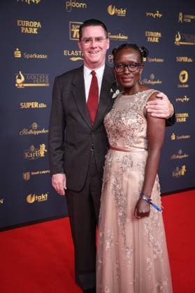 Goldene Henne 2025 Red Carpet Red Carpet Andrej Hermlin with wife Joyce Hermlin Goldene Henne 2025, 12 09 2025, Leipzig Copyright: xEventpressxFuhrx