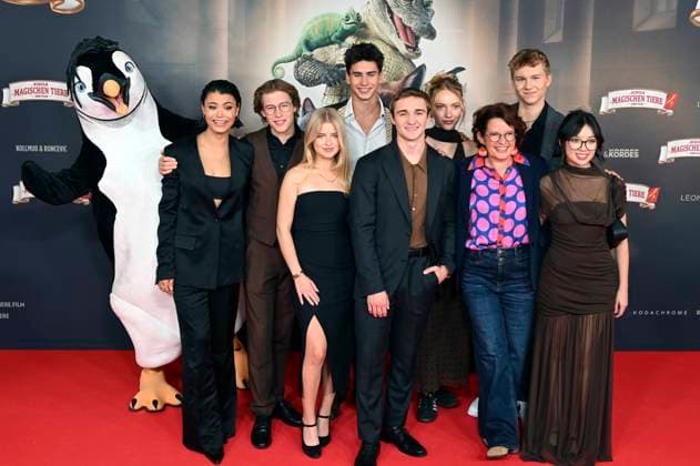 Tomomi Themann, Thilo Fridolin Matthes, Emilia Pieske, Loris Sichrovsky, Luis Vorbach, Emilia Maier, Margit Auer, Leonard Conrads and Purnima Grätz at the premiere of the movie Die Schule der magischen Tiere 4 at Mathäser Filmpalast Munich, 12 09 2025 Foto:xR.xHeinex xFuturexImagex tiere_5935