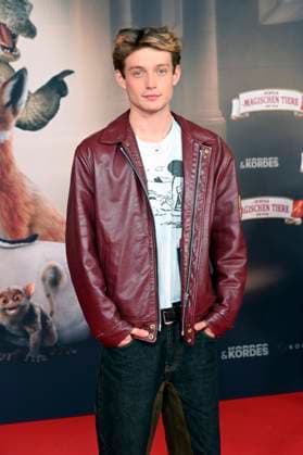 Philip Müller at the premiere of the movie Die Schule der magischen Tiere 4 at Mathäser Filmpalast Munich, 12 09 2025 Foto:xR.xHeinex xFuturexImagex tiere_5988