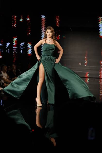 New York Fashion Week - Hoffman Models walk the runway during designer Mila Hoffman s Art Hearts Fashion Runway Shows at the Angel Orensanz Foundation in Lower Manhattan, New York, on September 12, 2025. The fashion show brims with creativity, avant-garde design, and style, reaffirming the Big Apple as the fashion capital of the world. NEW YORK United States  Copyright: xDeccioxSerranox originalFilename: serrano-notitle250912_npLt6.jpg