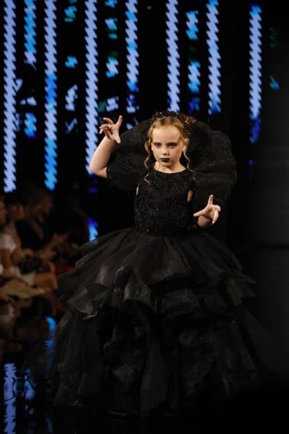 New York Fashion Week - Hoffman Models walk the runway during designer Mila Hoffman s Art Hearts Fashion Runway Shows at the Angel Orensanz Foundation in Lower Manhattan, New York, on September 12, 2025. The fashion show brims with creativity, avant-garde design, and style, reaffirming the Big Apple as the fashion capital of the world. NEW YORK United States  Copyright: xDeccioxSerranox originalFilename: serrano-notitle250912_npxTu.jpg