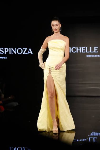 New York Fashion Week - Espinoza Models showcase the latest designs by Mexican designer Michelle Espinoza on the Art Hearts Fashion runway at New York Fashion Week in Lower Manhattan, New York, on September 12, 2025. NEW YORK United States  Copyright: xDeccioxSerranox originalFilename: serrano-notitle250912_npI6o.jpg