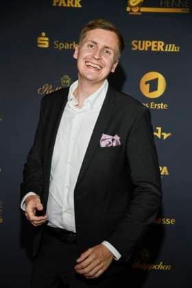 abb Till Reiners with award winner as guest on the red carpet at the Golden Hen 2025 award ceremony at Messe Leipzig on 12 09 2025 Saxony Germany