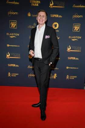 abb Till Reiners with award winner as guest on the red carpet at the Golden Hen 2025 award ceremony at Messe Leipzig on 12 09 2025 Saxony Germany