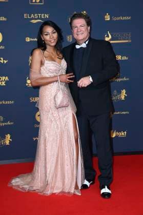 Francis Fulton Smith with girlfriend Salomea at the 31 Golden Hen 2025 award ceremony at the Leipzig Trade Fair Center, 12 09 2025 Foto:xN.xKubelkax xFuturexImagex henne_5203