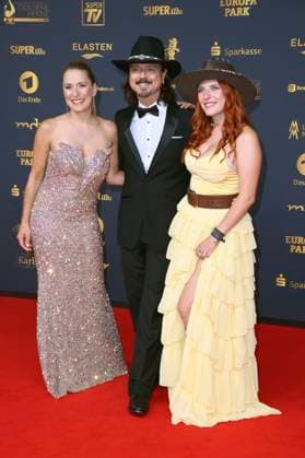 Stefanie Hertel, Lanny Lanner and Johanna Mross from More Than Words at the 31 Golden Hen 2025 award ceremony at Leipziger Messe Leipzig, 12 09 2025 Foto:xN.xKubelkax xFuturexImagex henne_5210