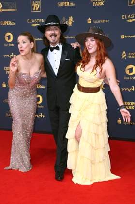 Stefanie Hertel, Lanny Lanner and Johanna Mross from More Than Words at the 31 Golden Hen 2025 award ceremony at Leipziger Messe Leipzig, 12 09 2025 Foto:xN.xKubelkax xFuturexImagex henne_5211