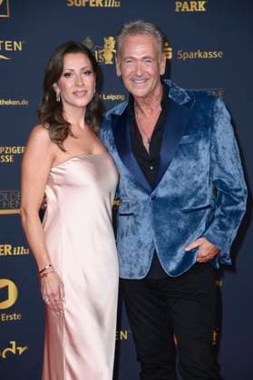 Olaf Berger with wife Julia Berger at the 31 Golden Hen 2025 award ceremony at the Leipzig Trade Fair Center, 12 09 2025 Foto:xN.xKubelkax xFuturexImagex henne_5217