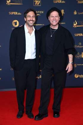 Max Giesinger and Johannes Oerding at the 31 Golden Hen 2025 award ceremony at the Leipzig Trade Fair Center, 12 09 2025 Foto:xN.xKubelkax xFuturexImagex henne_5240