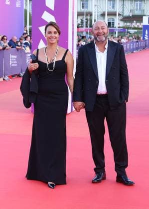 Kad Merad et sa femme Julia Vignali à la première du film Nouvelle Vague lors du 51éme Festival du Cinema Américain de Deauville le 12 septembre 2025 Denis Guignebourg Bestimage Premiere of the film Nouvelle Vague at the 51st Deauville American Film Festival on September 12, 2025 Deauville France  Copyright: xDenisxGuignebourgx xBestimagexDenisxGuignebourgx xBestimagex
