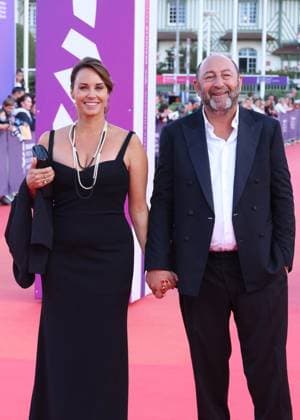Kad Merad et sa femme Julia Vignali à la première du film Nouvelle Vague lors du 51éme Festival du Cinema Américain de Deauville le 12 septembre 2025 Denis Guignebourg Bestimage Premiere of the film Nouvelle Vague at the 51st Deauville American Film Festival on September 12, 2025 Deauville France  Copyright: xDenisxGuignebourgx xBestimagexDenisxGuignebourgx xBestimagex