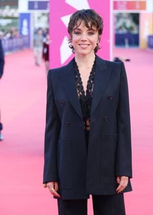 Alice Isaaz à la première du film Nouvelle Vague lors du 51éme Festival du Cinema Américain de Deauville le 12 septembre 2025 Denis Guignebourg Bestimage Premiere of the film Nouvelle Vague at the 51st Deauville American Film Festival on September 12, 2025 Deauville France  Copyright: xDenisxGuignebourgx xBestimagexDenisxGuignebourgx xBestimagex