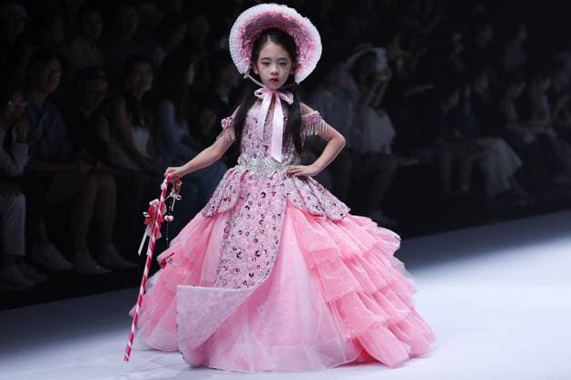 BEIJING, CHINA - SEPTEMBER 13: A model walks the runway at the LuckySeven collection by designer Helen Su on day 9 of China Fashion Week AW25 Collection at 798Â·751 PARK on September 13, 2025 in Beijing, China.  Copyright: xChinaxNewsxServicex 111590612260