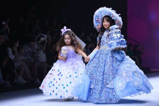 BEIJING, CHINA - SEPTEMBER 13: Models walk the runway at the LuckySeven collection by designer Helen Su on day 9 of China Fashion Week AW25 Collection at 798Â·751 PARK on September 13, 2025 in Beijing, China.  Copyright: xChinaxNewsxServicex 111590611470